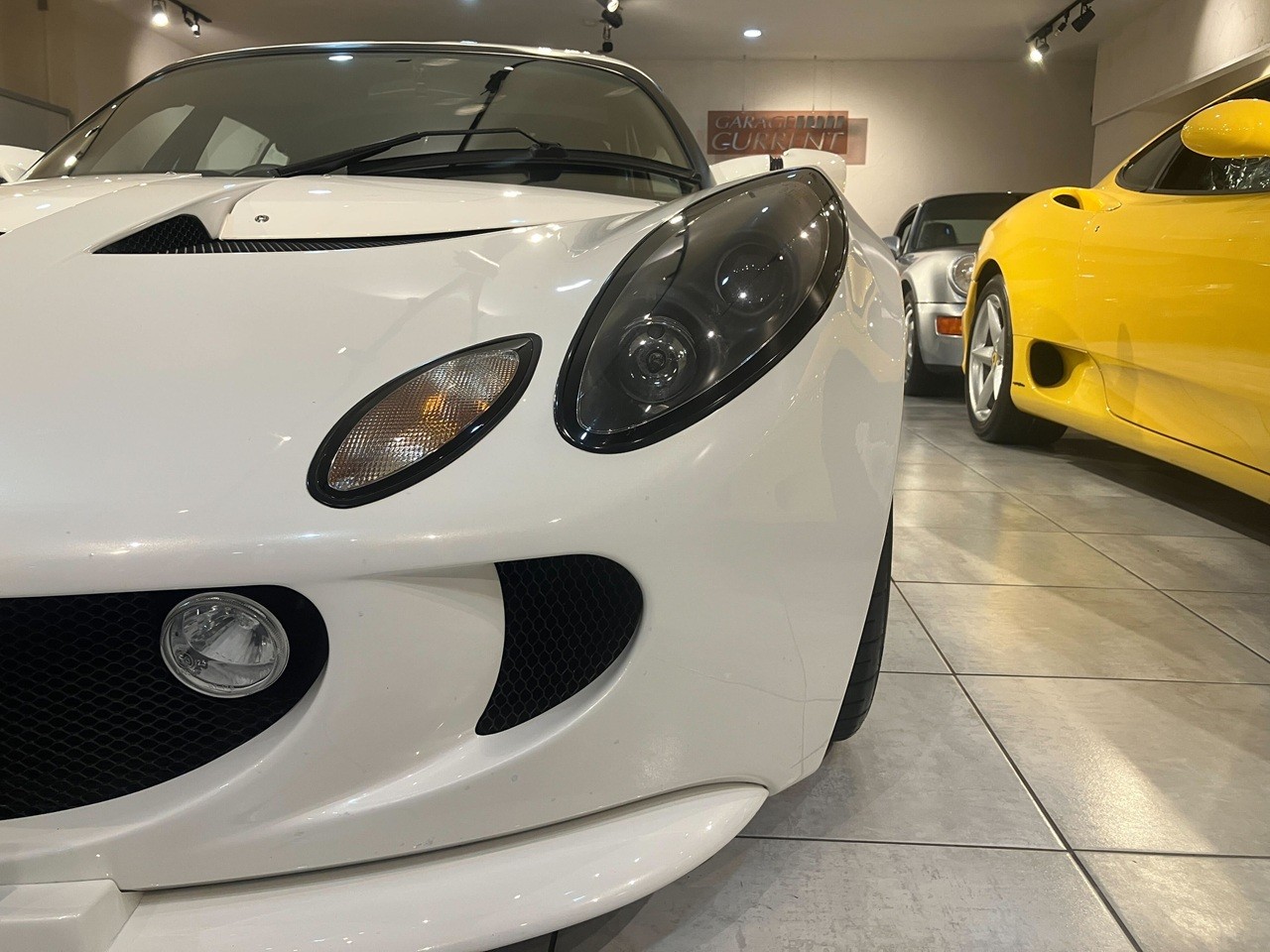 公道走行可能なレーシングカーです。