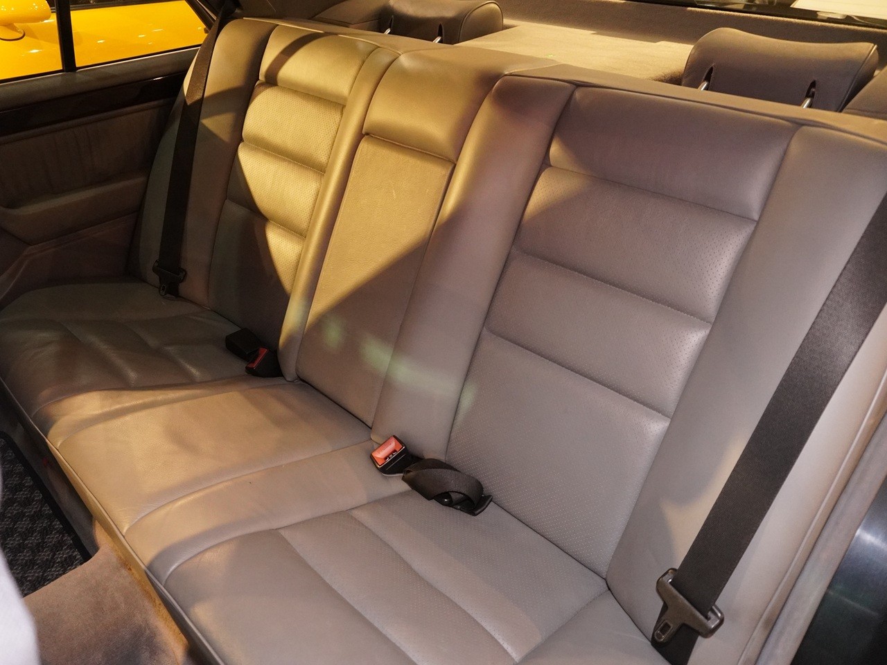 メルセデスベンツ　Eクラス