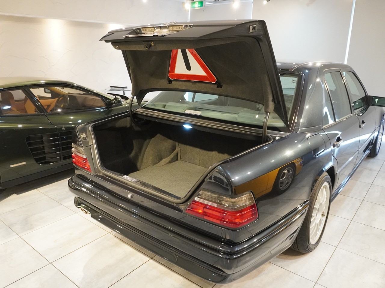 メルセデスベンツ　Eクラス