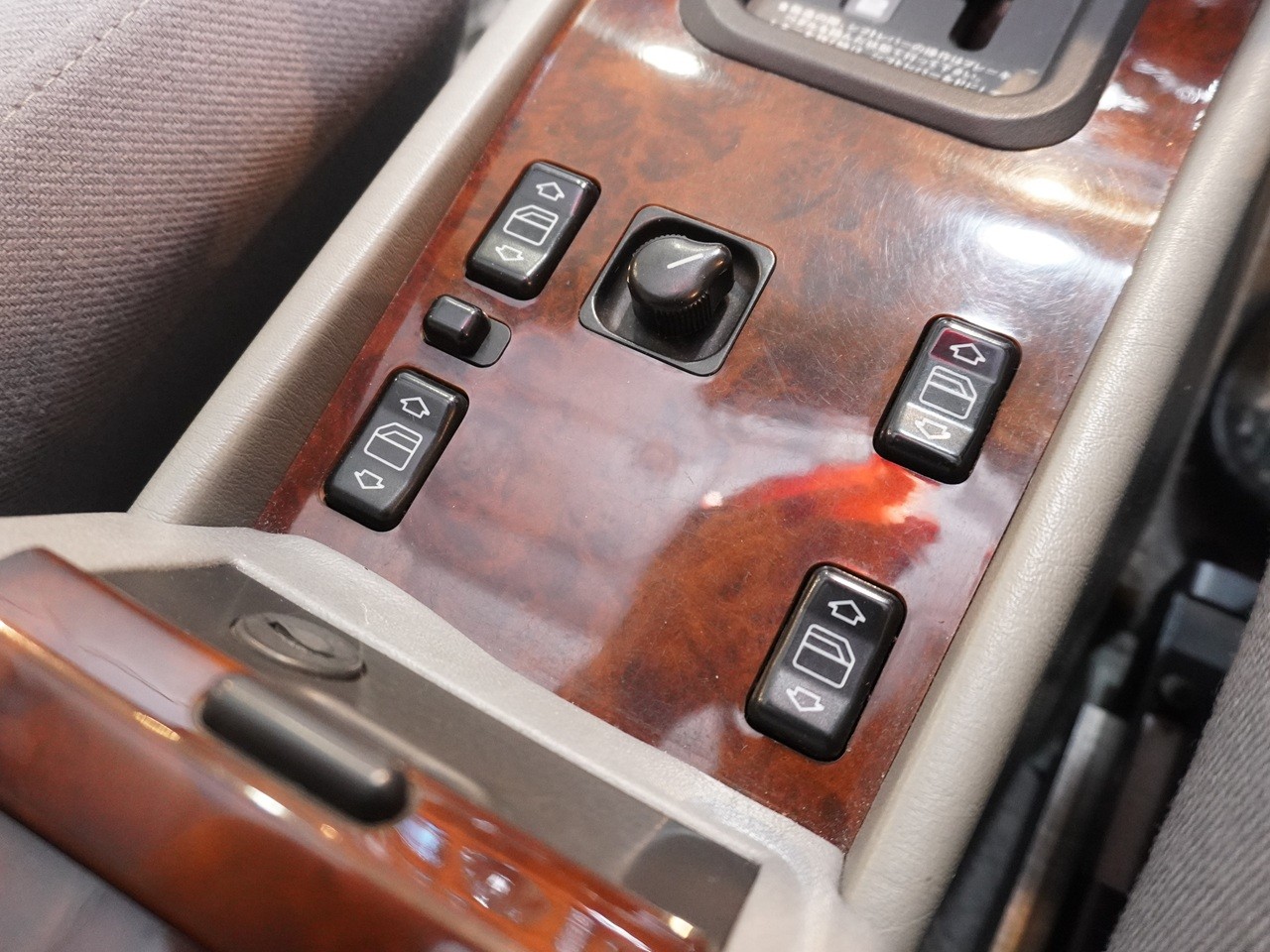 メルセデスベンツ　Eクラス