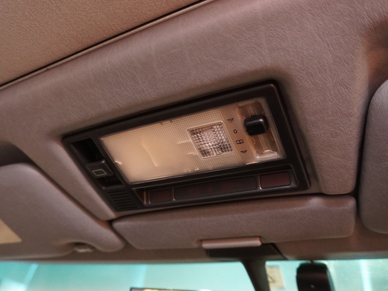 メルセデスベンツ　Eクラス