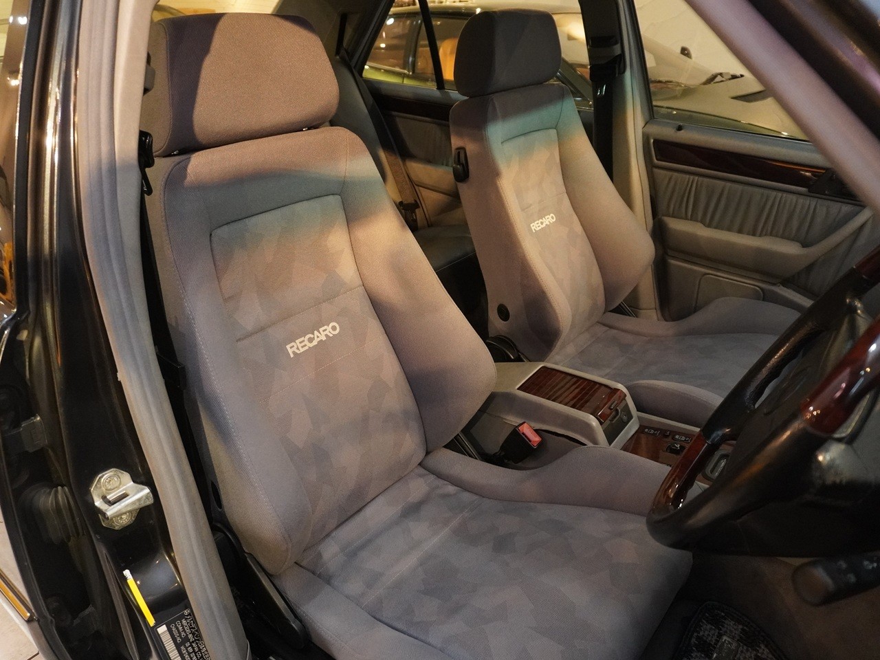 メルセデスベンツ　Eクラス