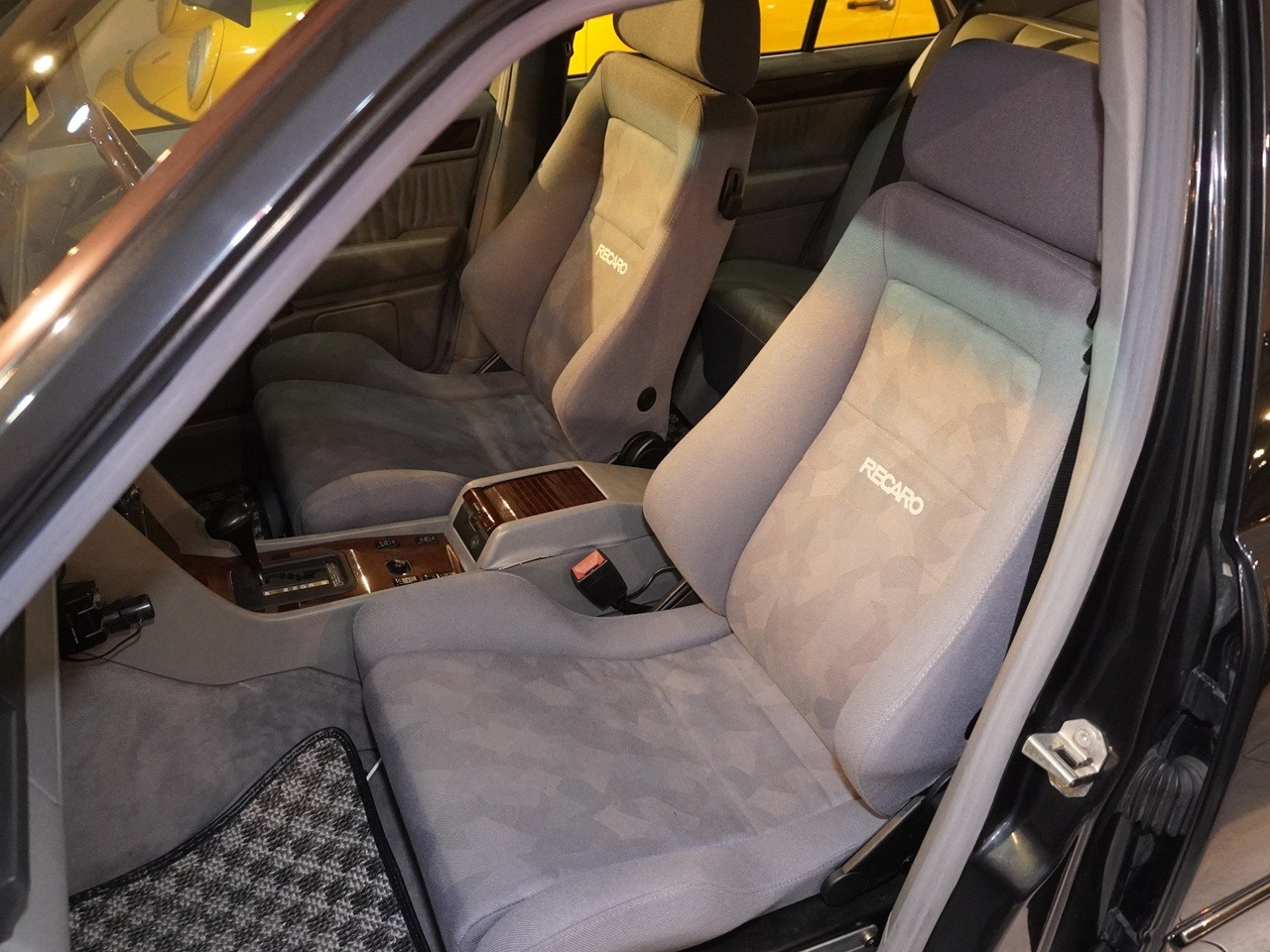 メルセデスベンツ　Eクラス