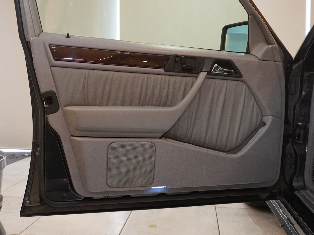 メルセデスベンツ　Eクラス