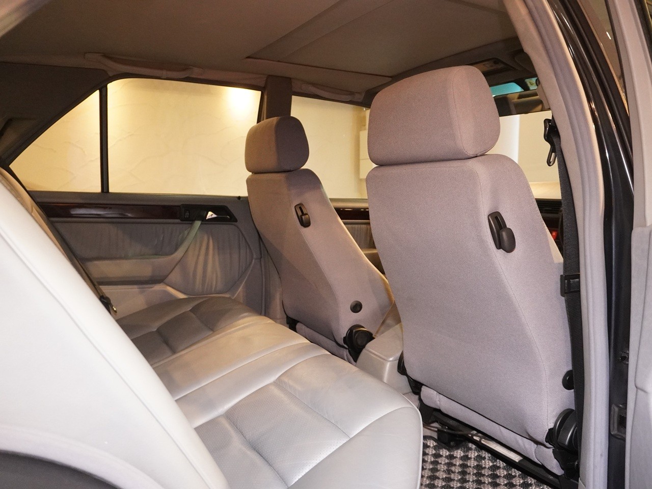 メルセデスベンツ　Eクラス