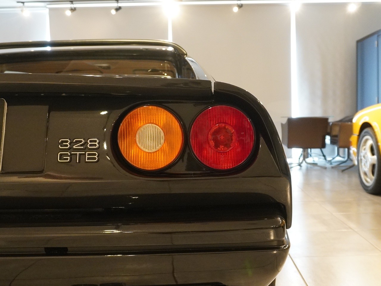 フェラーリ　328