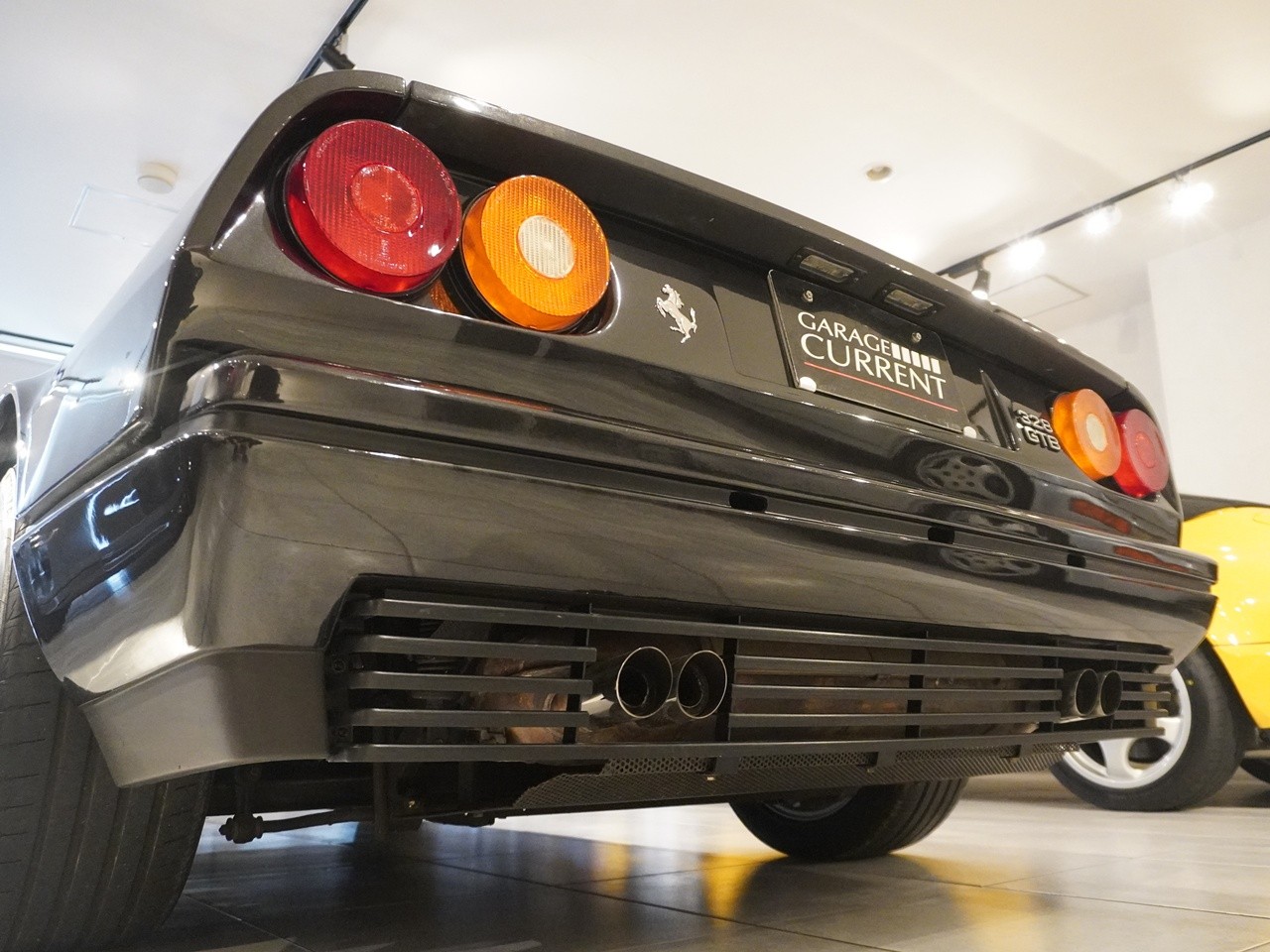 フェラーリ　328