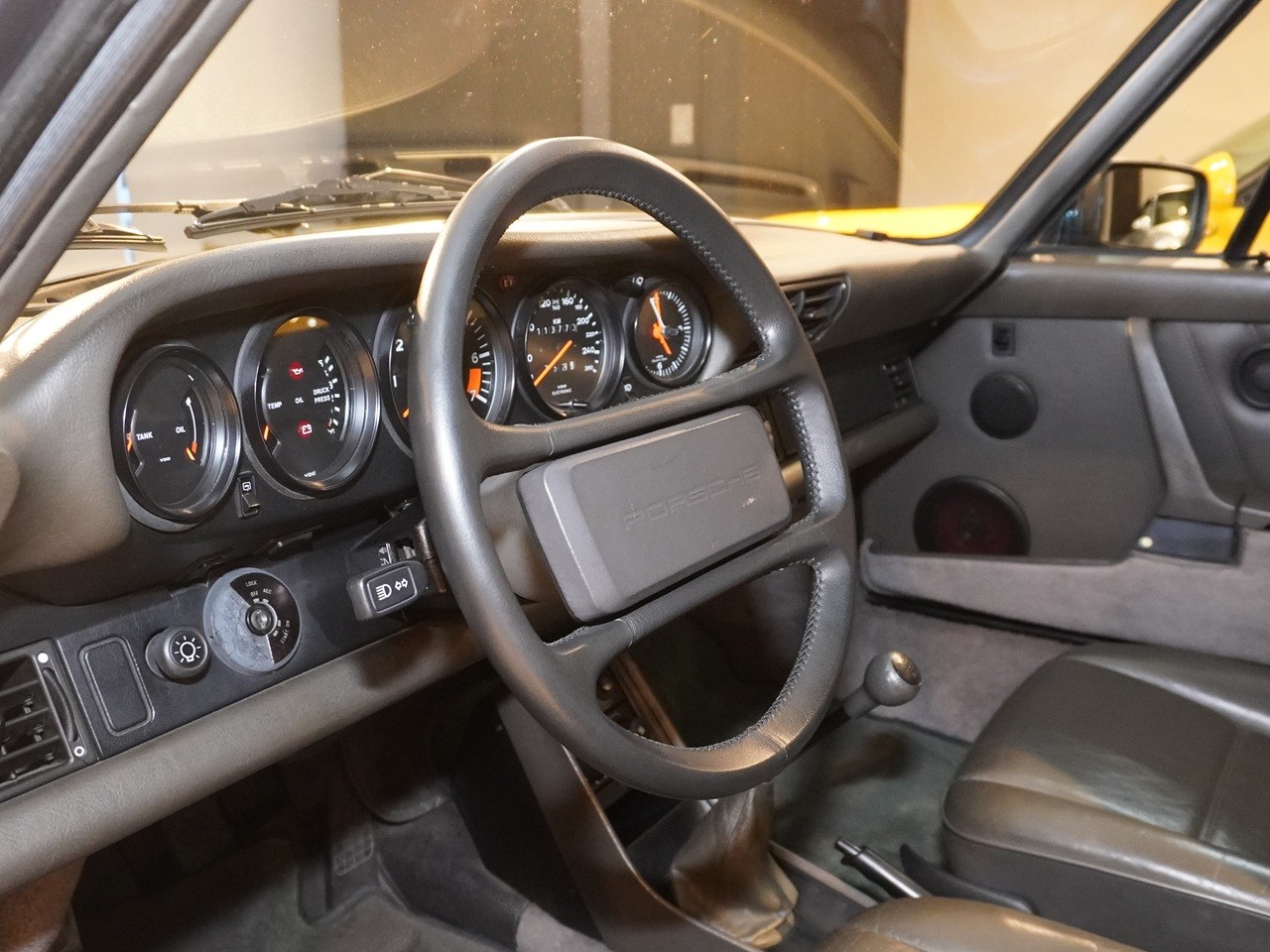 ポルシェ　911(Type930)