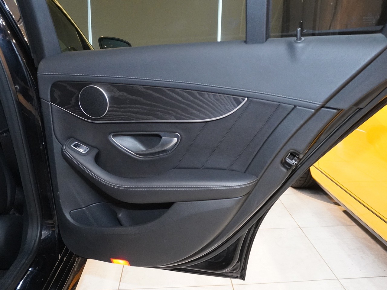 メルセデスベンツ　Cクラス