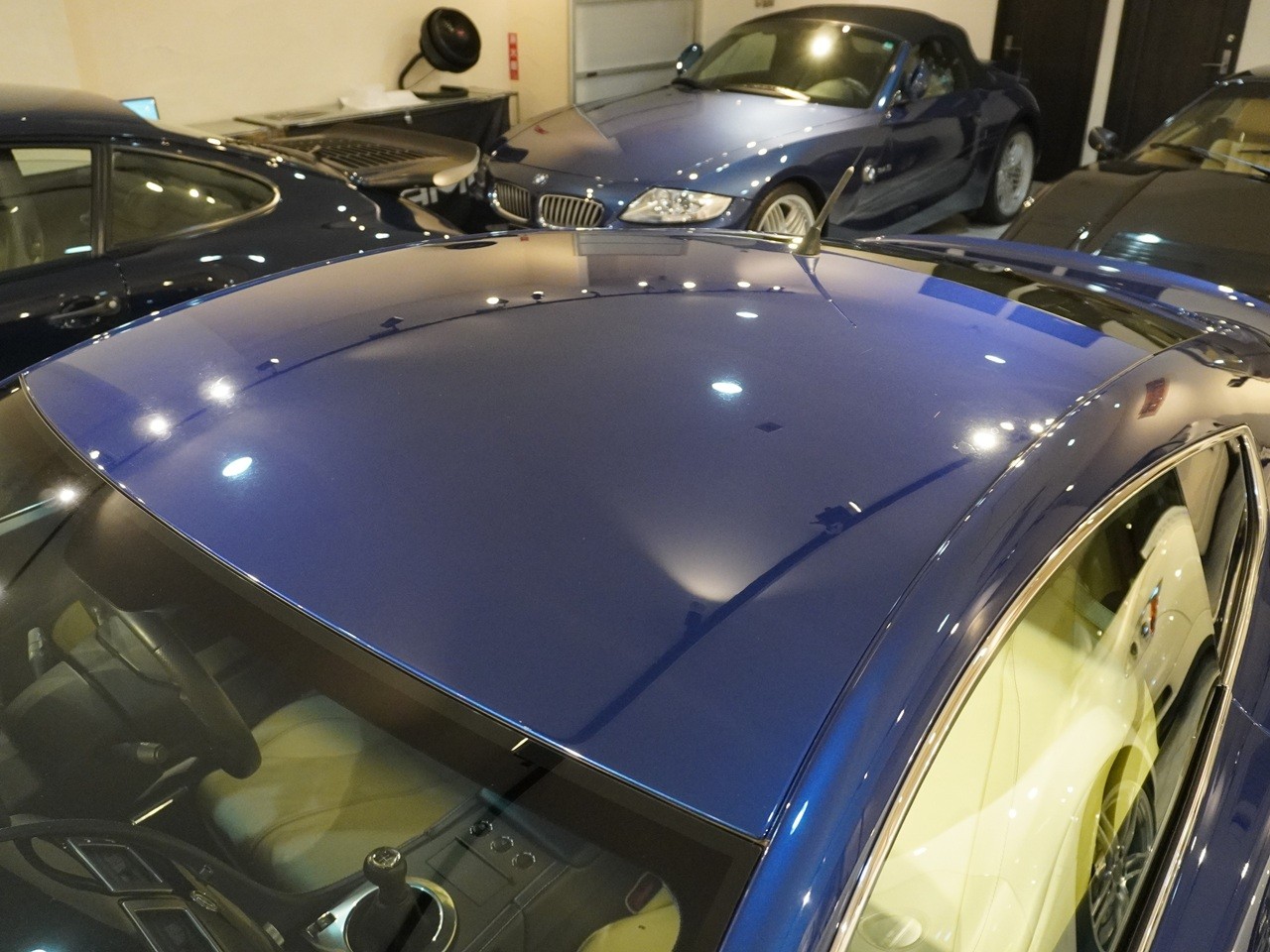 アストンマーティン　V8