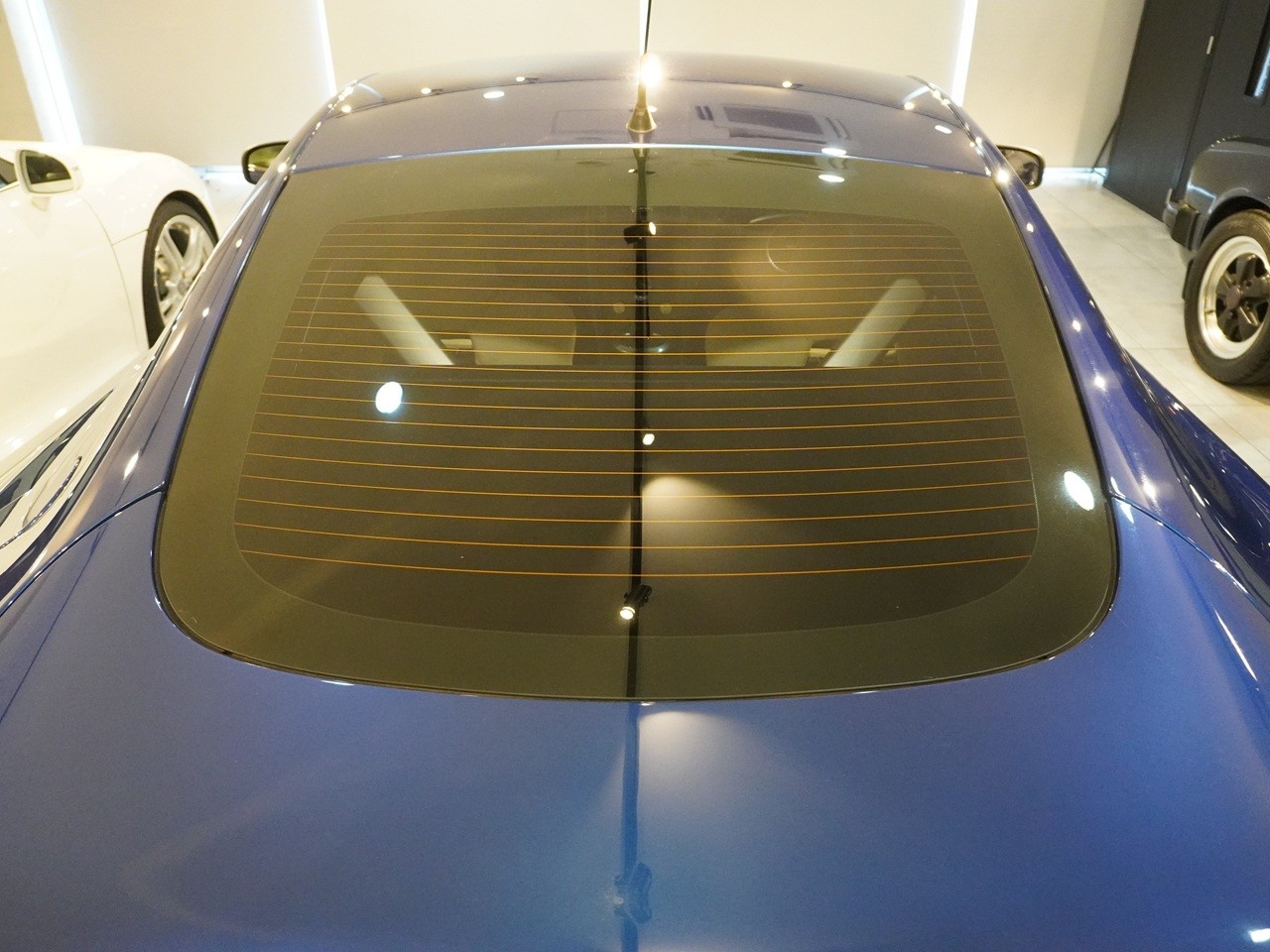 アストンマーティン　V8