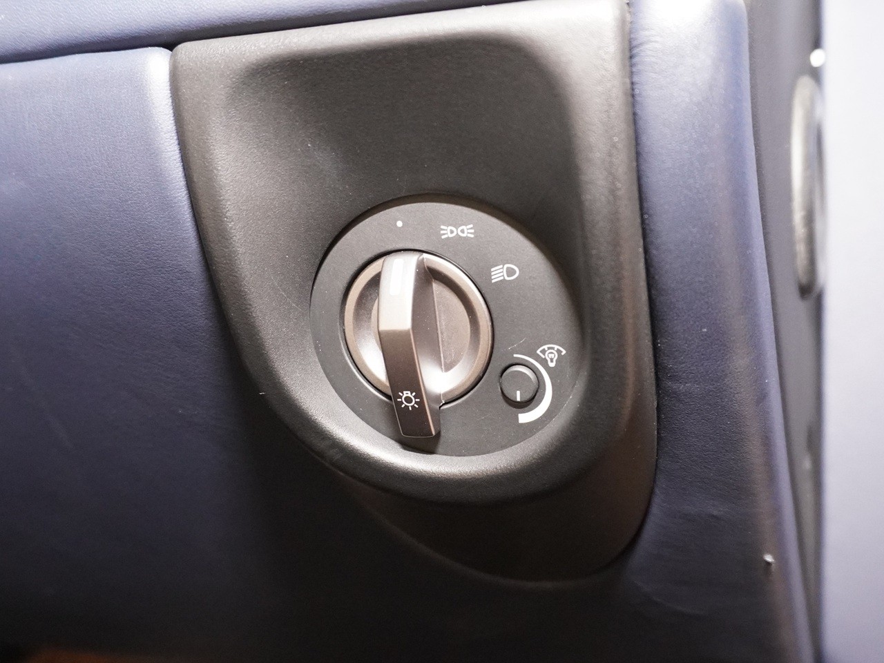 アストンマーティン　V8