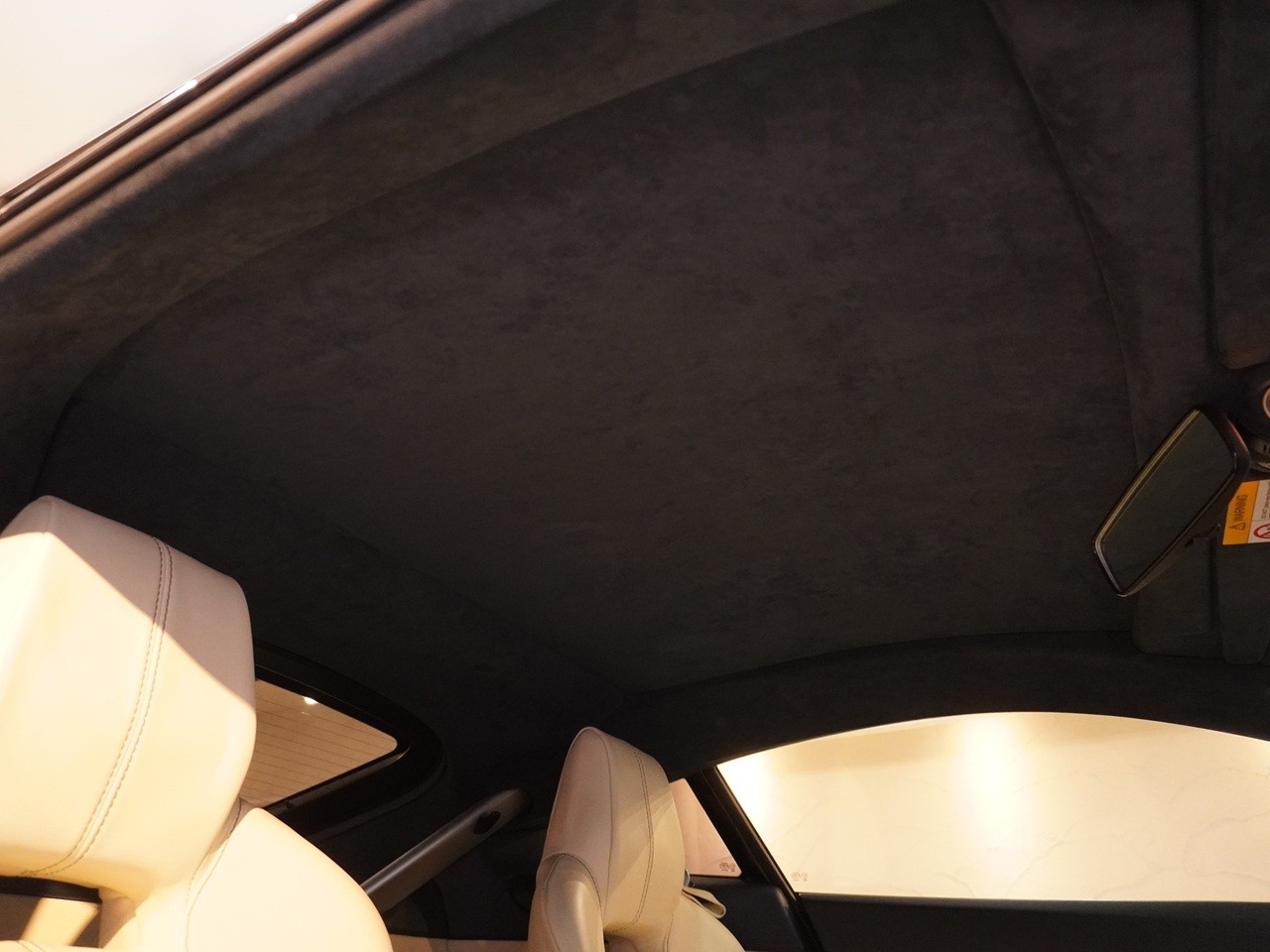 アストンマーティン　V8