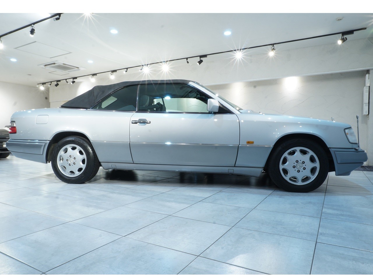 メルセデスベンツ　Eクラス