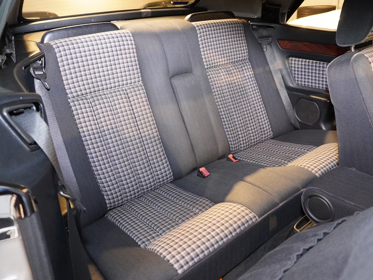 メルセデスベンツ　Eクラス