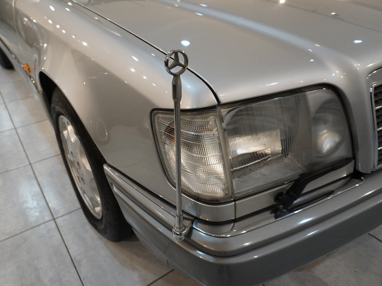 メルセデスベンツ　Eクラス