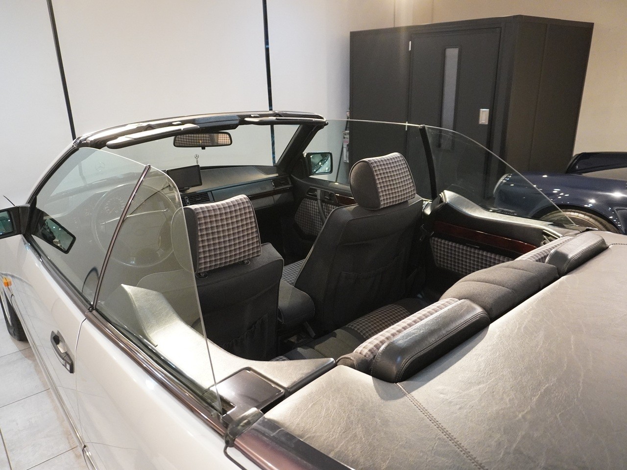 メルセデスベンツ　Eクラス