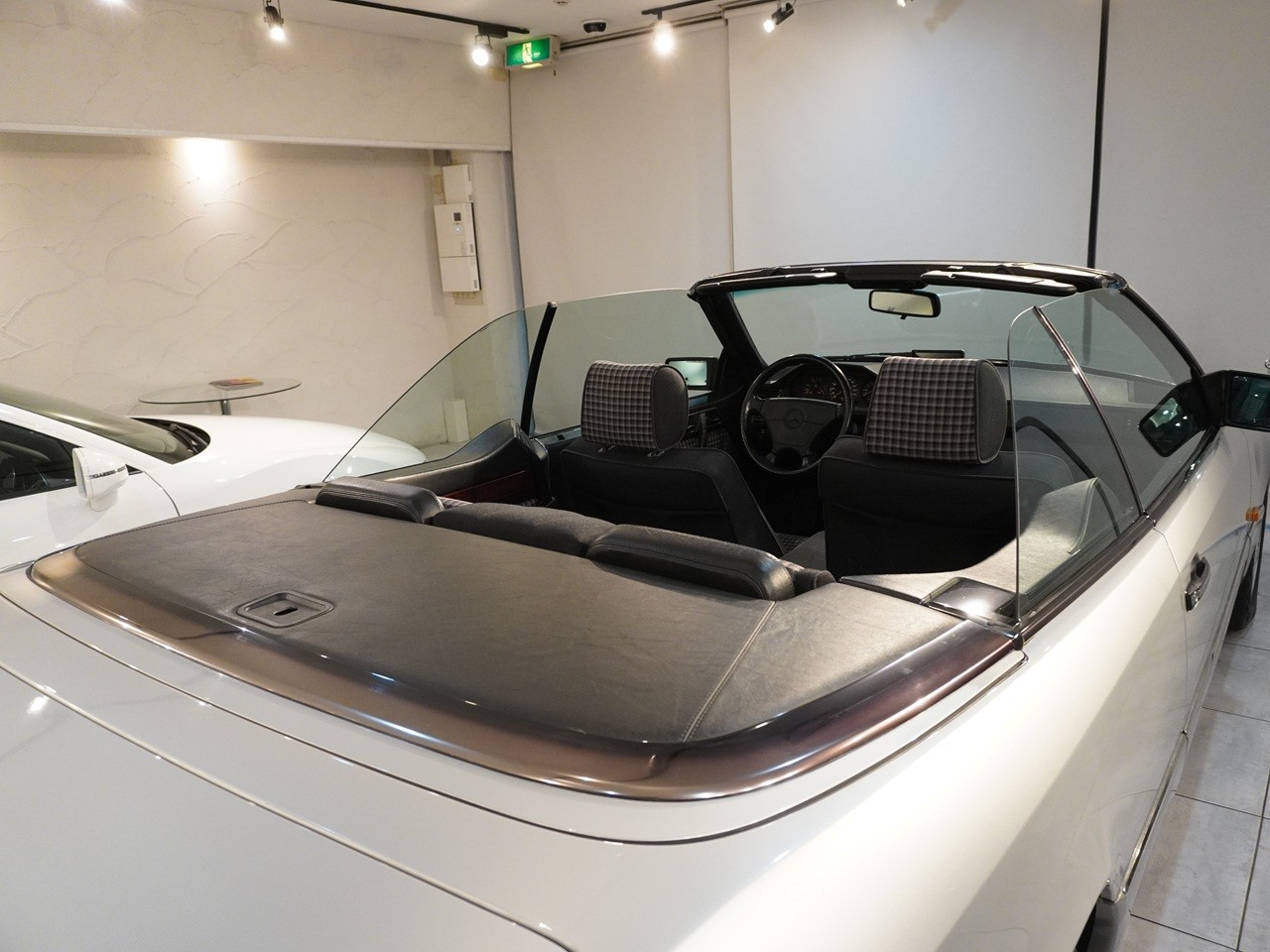 メルセデスベンツ　Eクラス