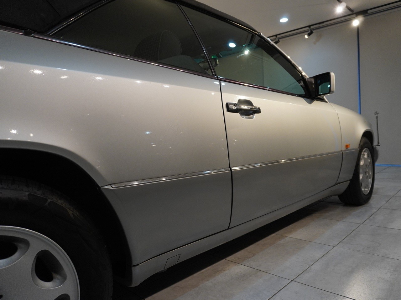 メルセデスベンツ　Eクラス