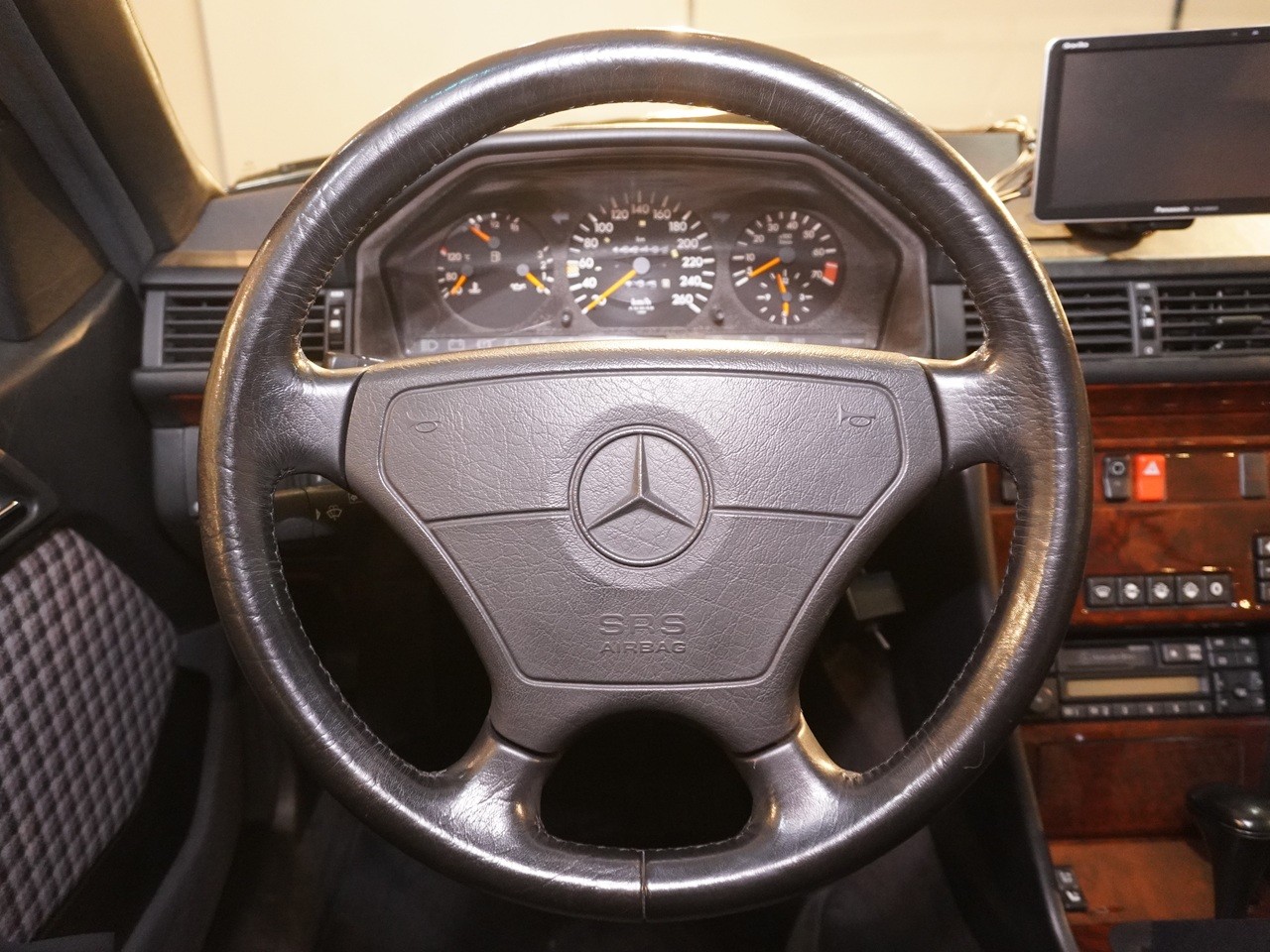 メルセデスベンツ　Eクラス