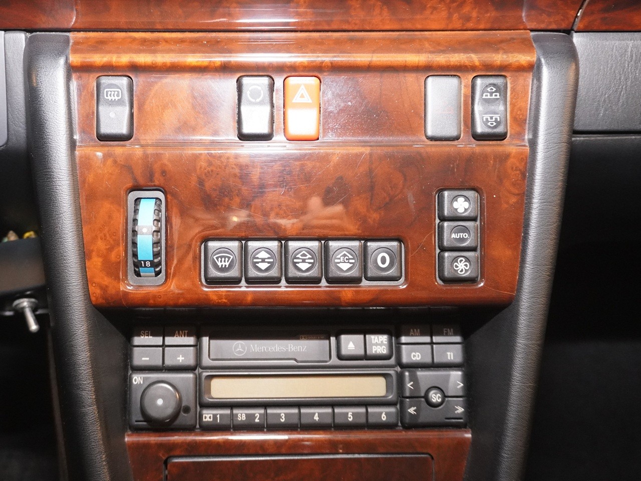 メルセデスベンツ　Eクラス