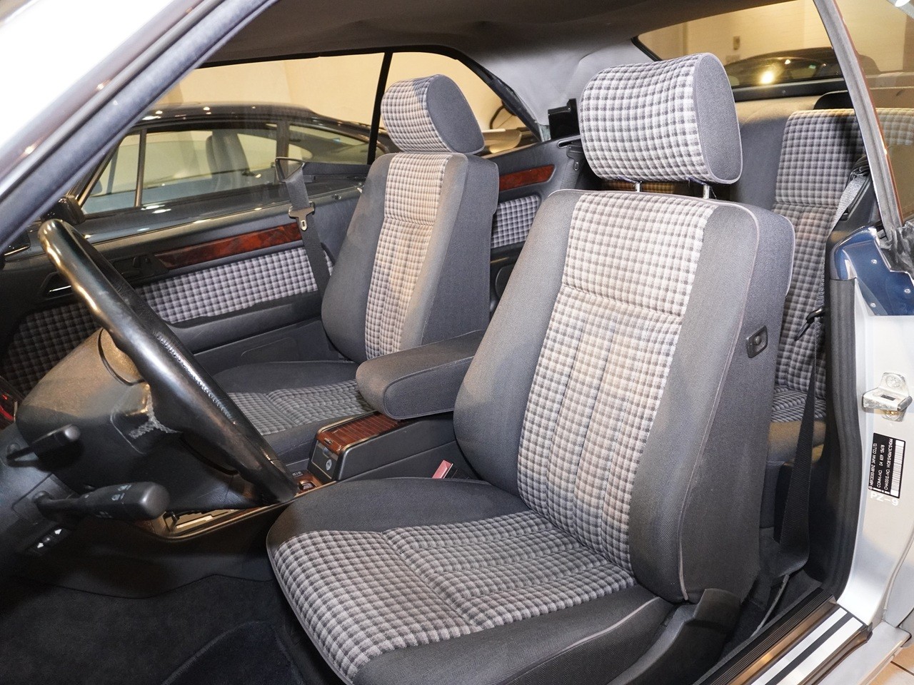 メルセデスベンツ　Eクラス