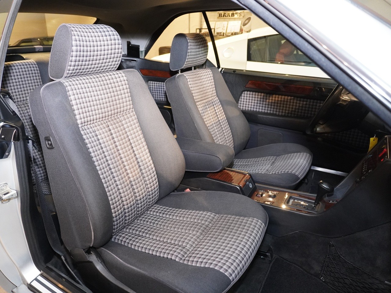 メルセデスベンツ　Eクラス