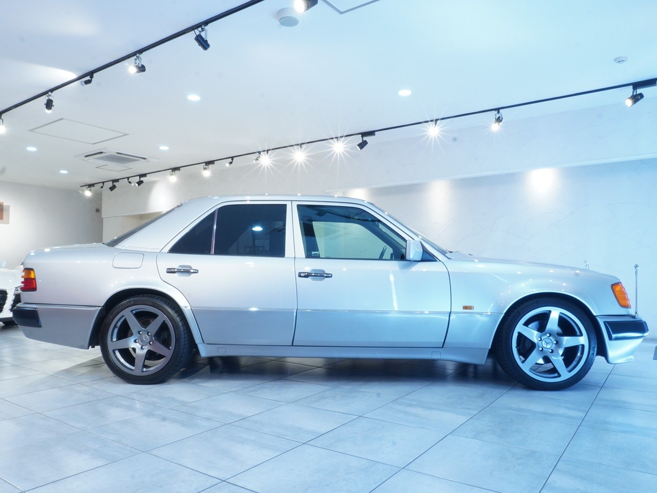 メルセデスベンツ　ミディアムクラス