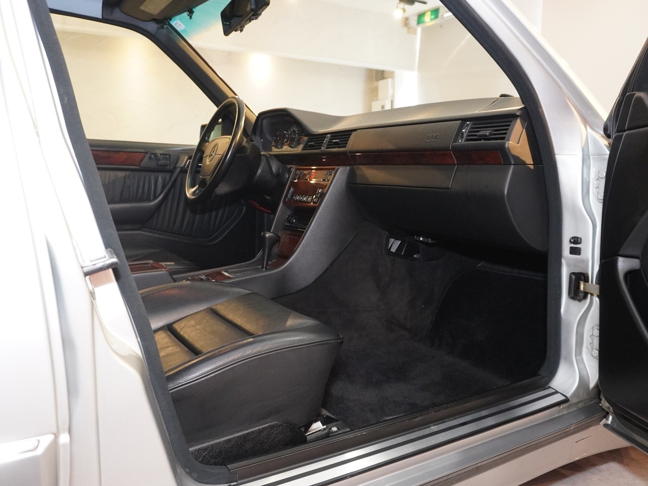 メルセデスベンツ　ミディアムクラス