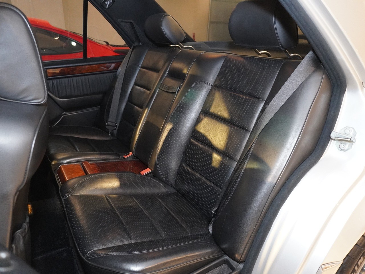 メルセデスベンツ　ミディアムクラス