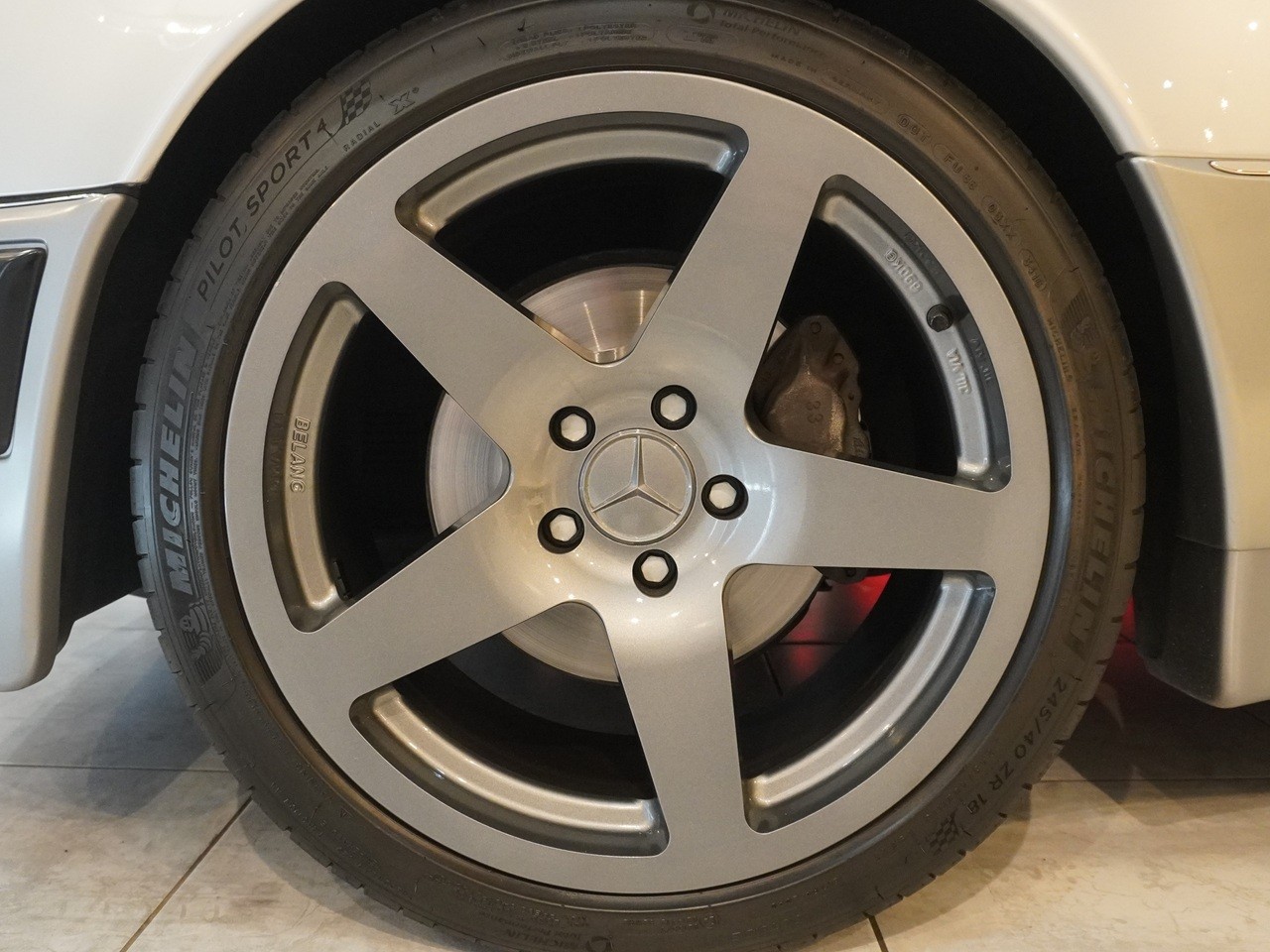 メルセデスベンツ　ミディアムクラス