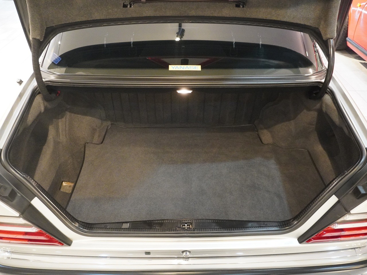 メルセデスベンツ　ミディアムクラス