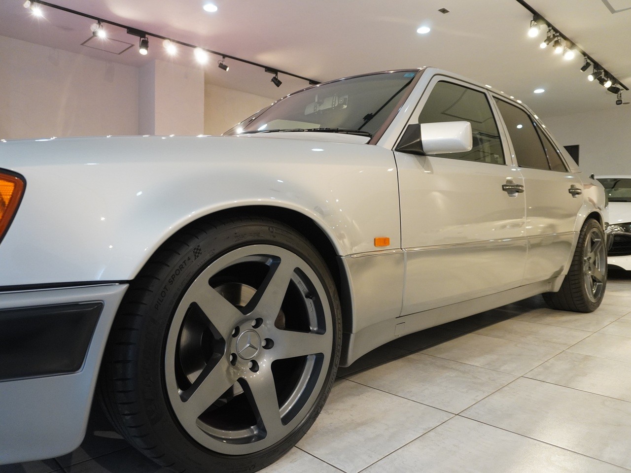 メルセデスベンツ　ミディアムクラス