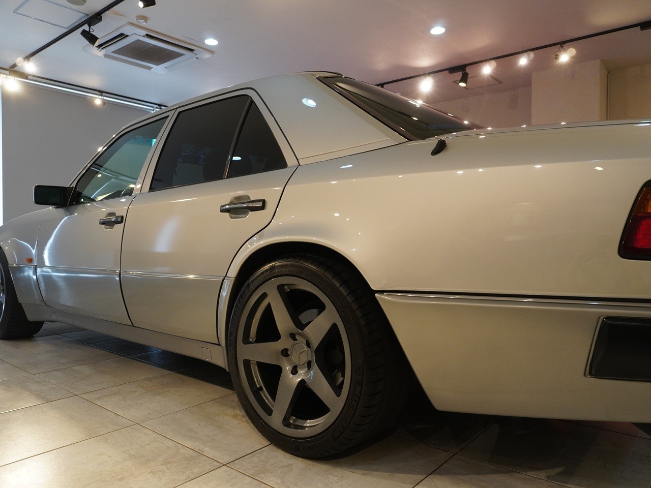 メルセデスベンツ　ミディアムクラス