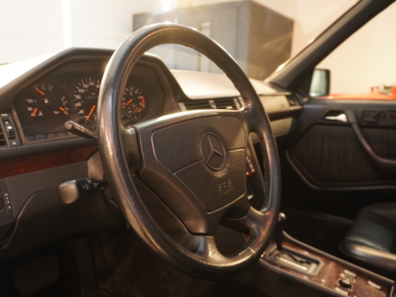 メルセデスベンツ　ミディアムクラス