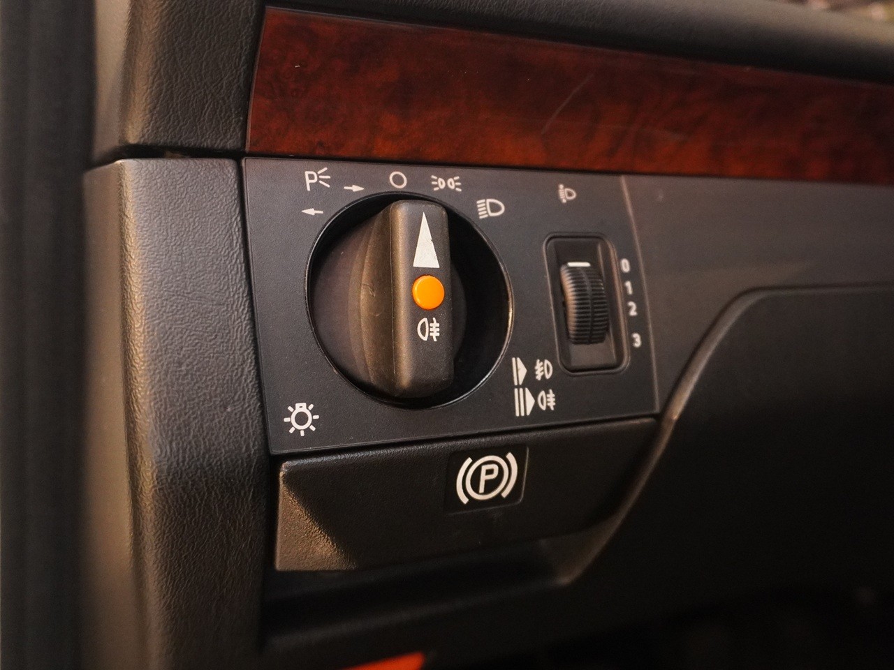 メルセデスベンツ　ミディアムクラス