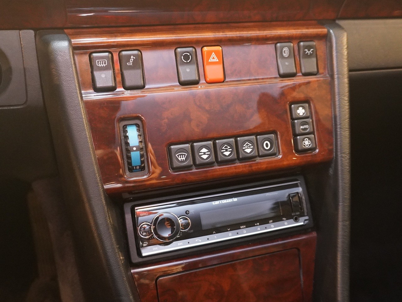 メルセデスベンツ　ミディアムクラス