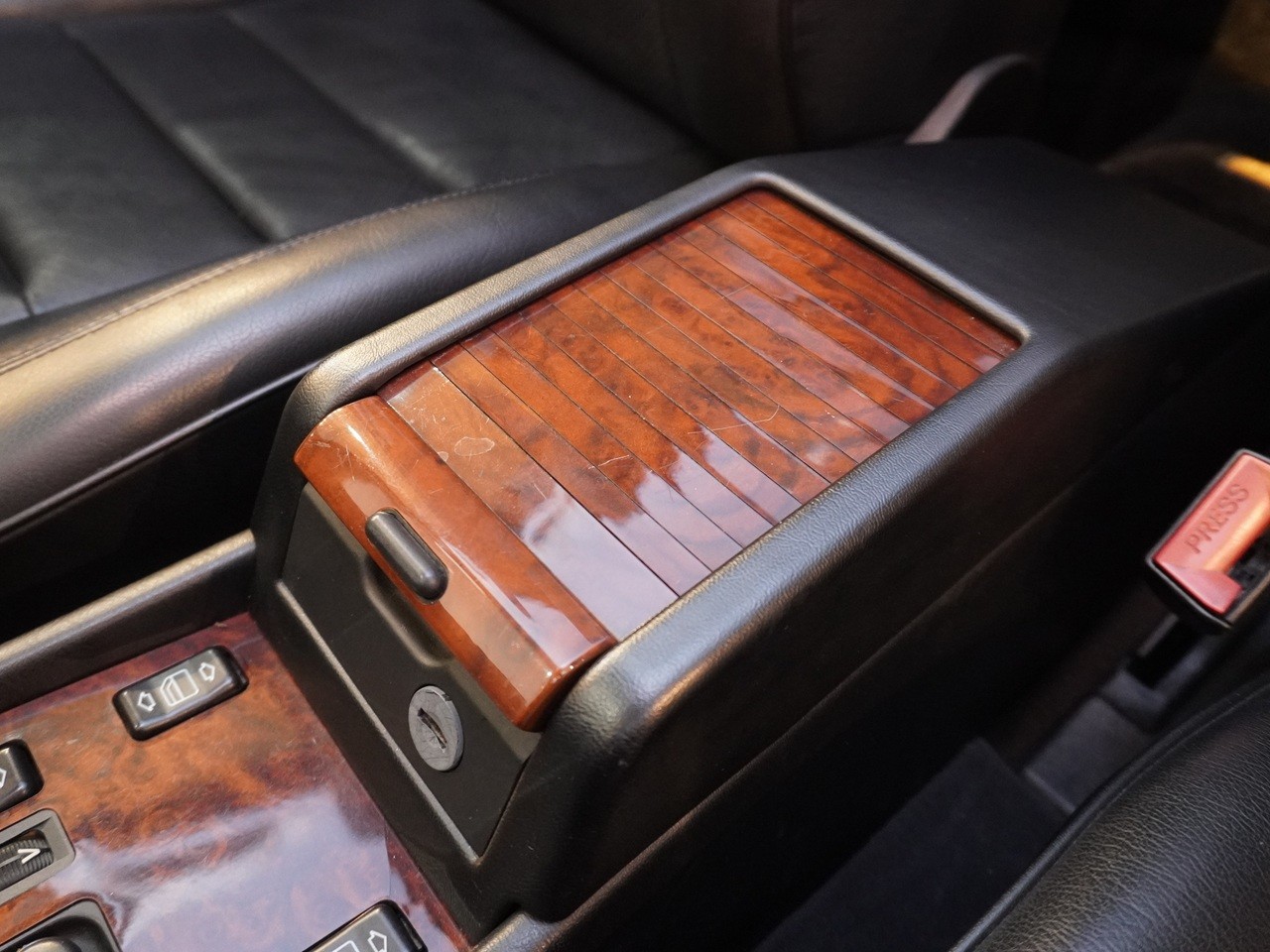 メルセデスベンツ　ミディアムクラス