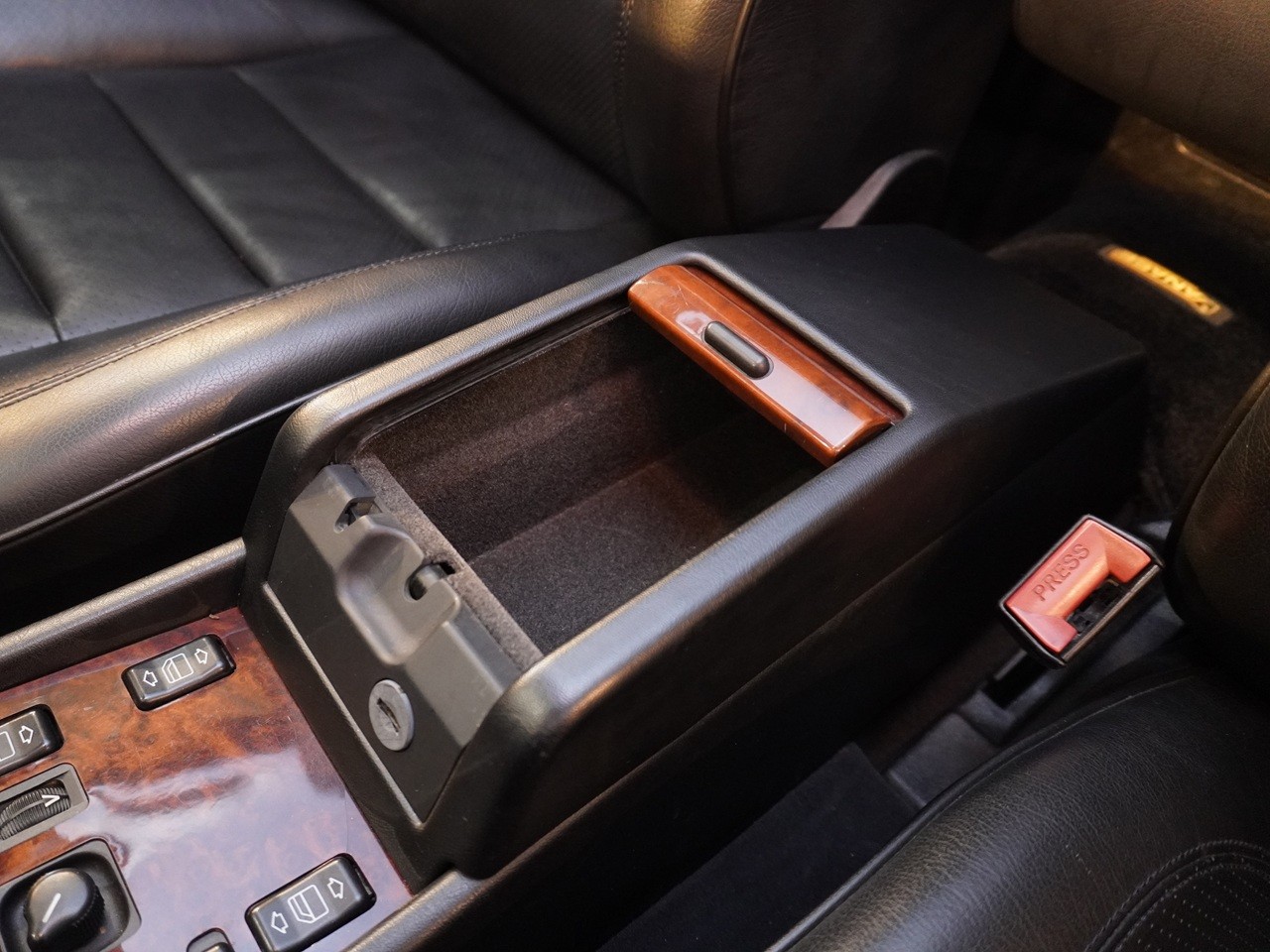 メルセデスベンツ　ミディアムクラス