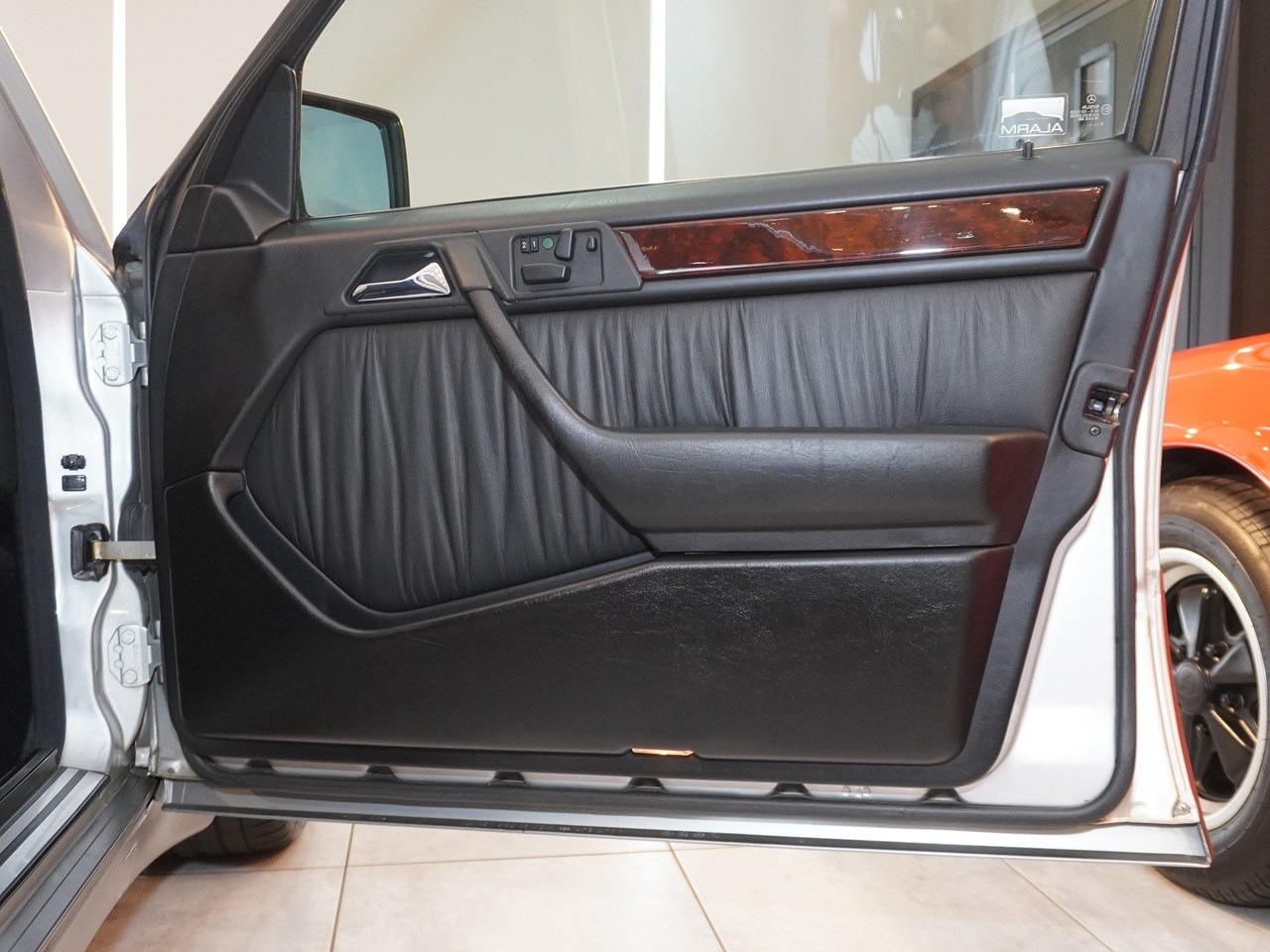 メルセデスベンツ　ミディアムクラス