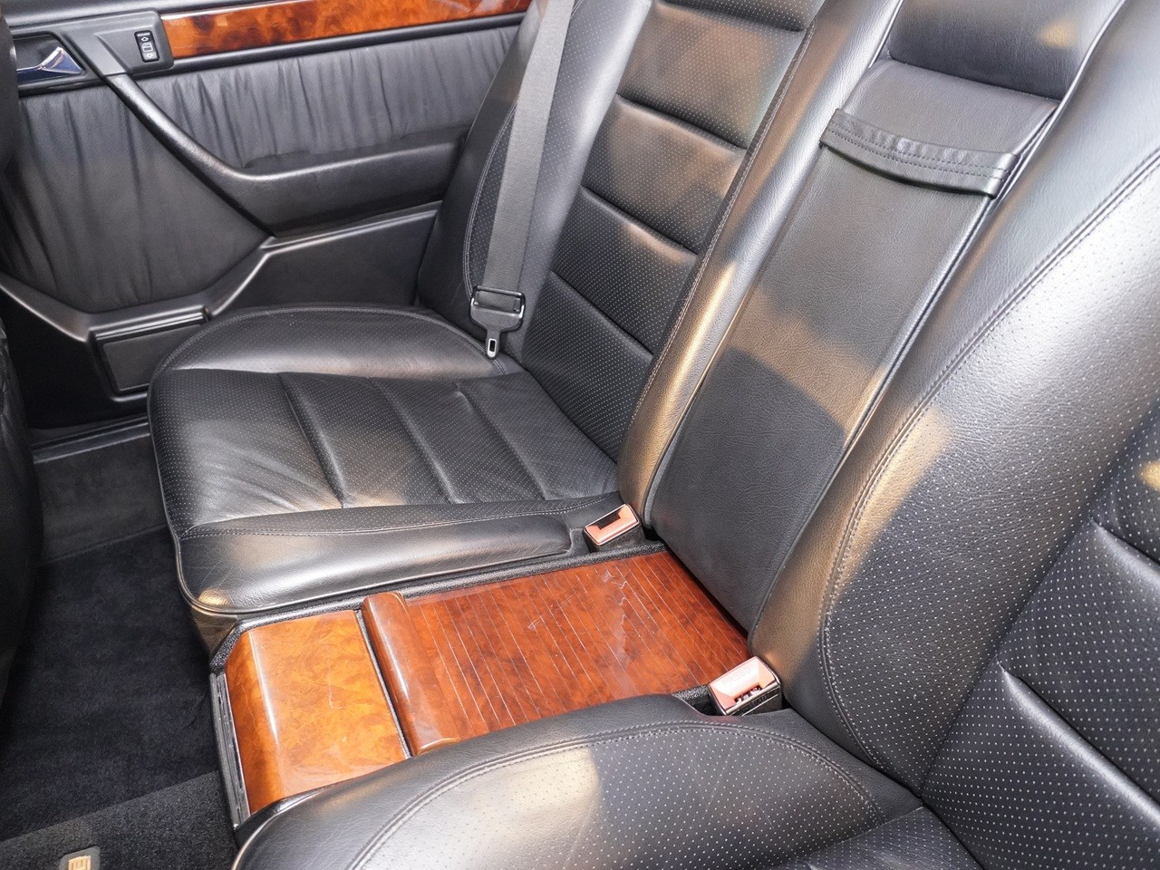 メルセデスベンツ　ミディアムクラス