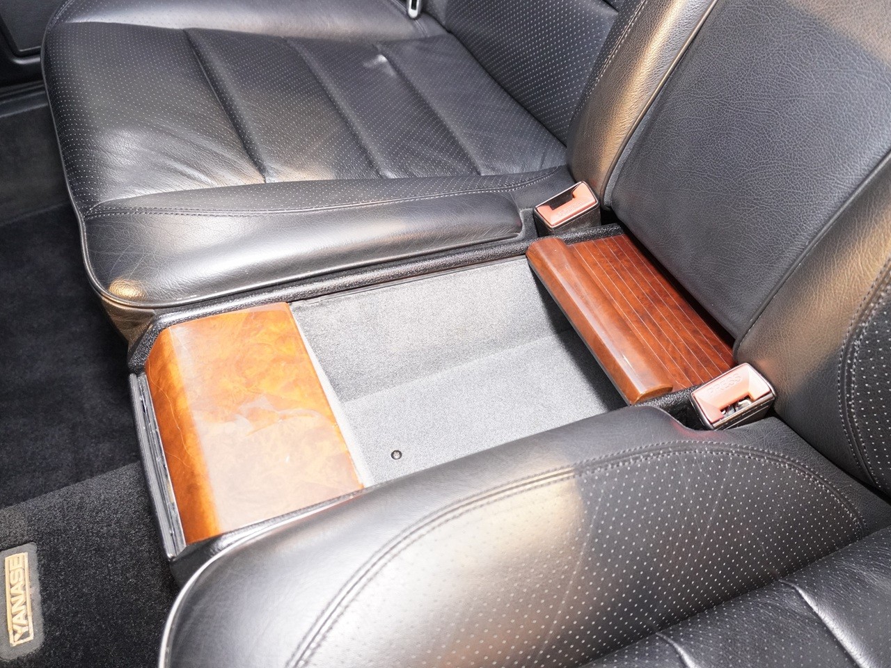 メルセデスベンツ　ミディアムクラス