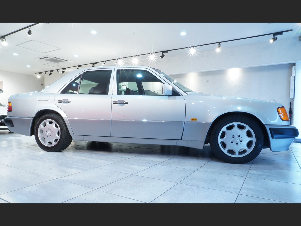 メルセデスベンツ　ミディアムクラス