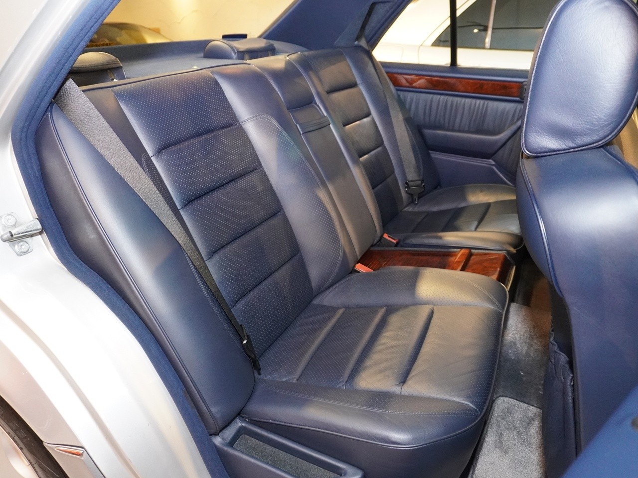 メルセデスベンツ　ミディアムクラス