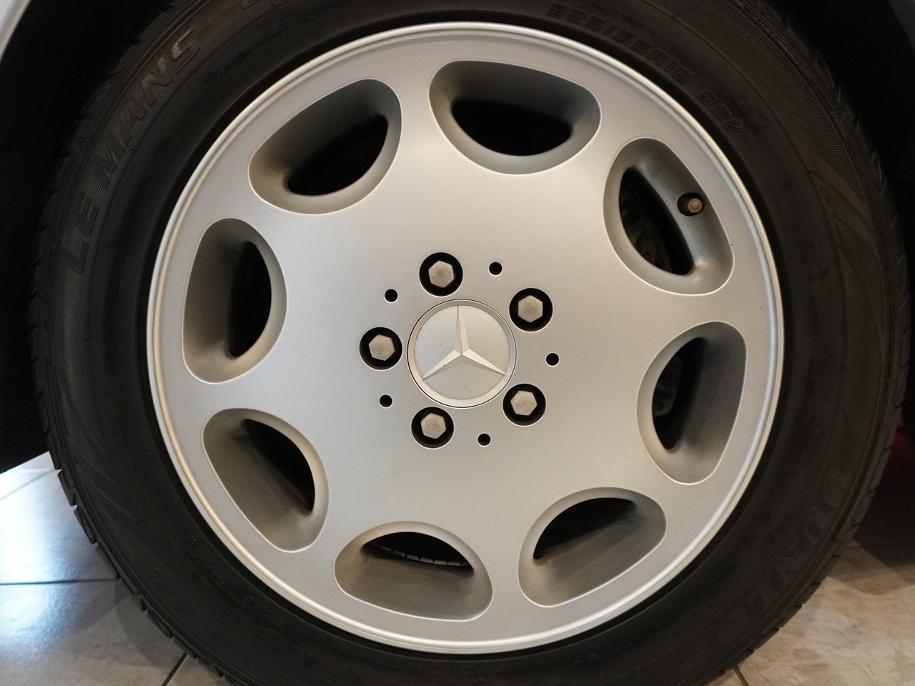 メルセデスベンツ　ミディアムクラス