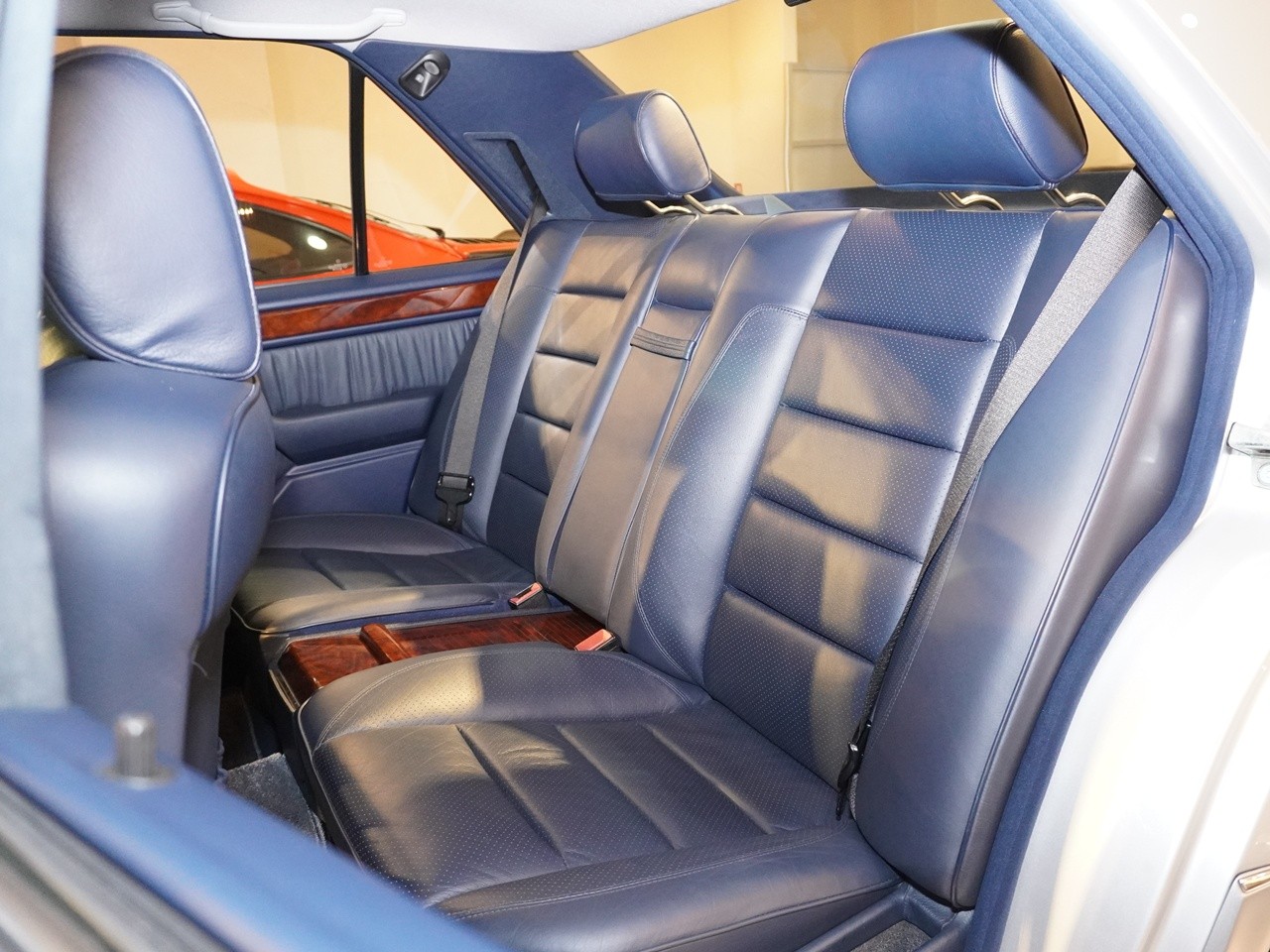 メルセデスベンツ　ミディアムクラス