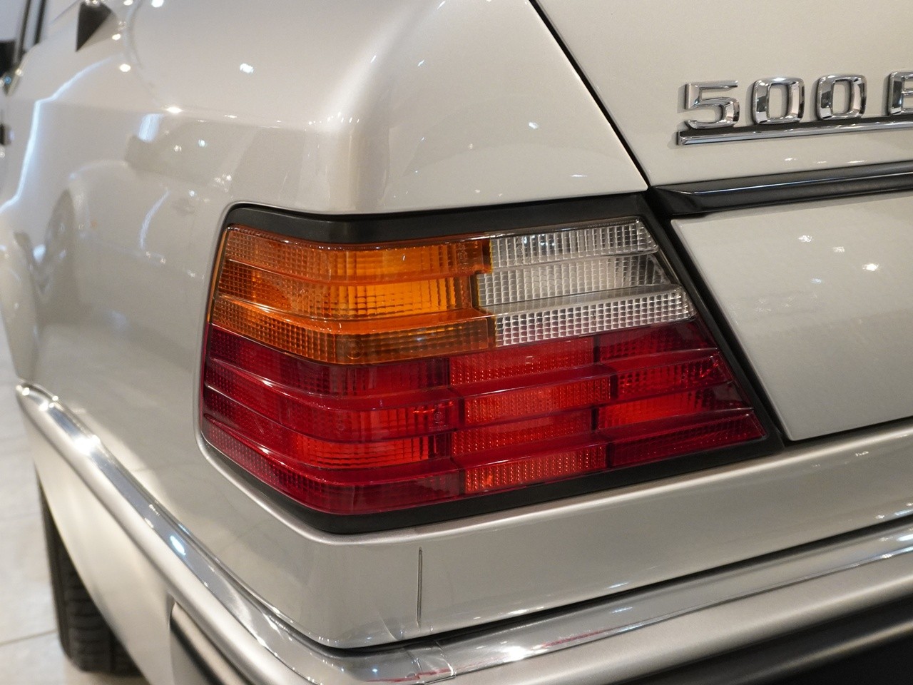 メルセデスベンツ　ミディアムクラス