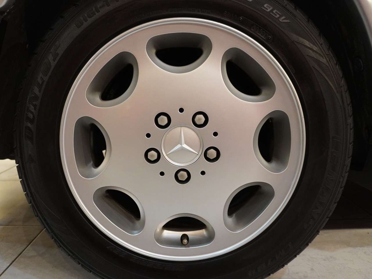 メルセデスベンツ　ミディアムクラス