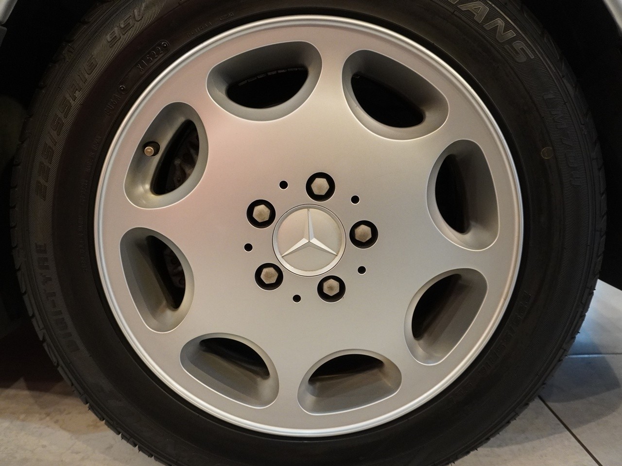 メルセデスベンツ　ミディアムクラス