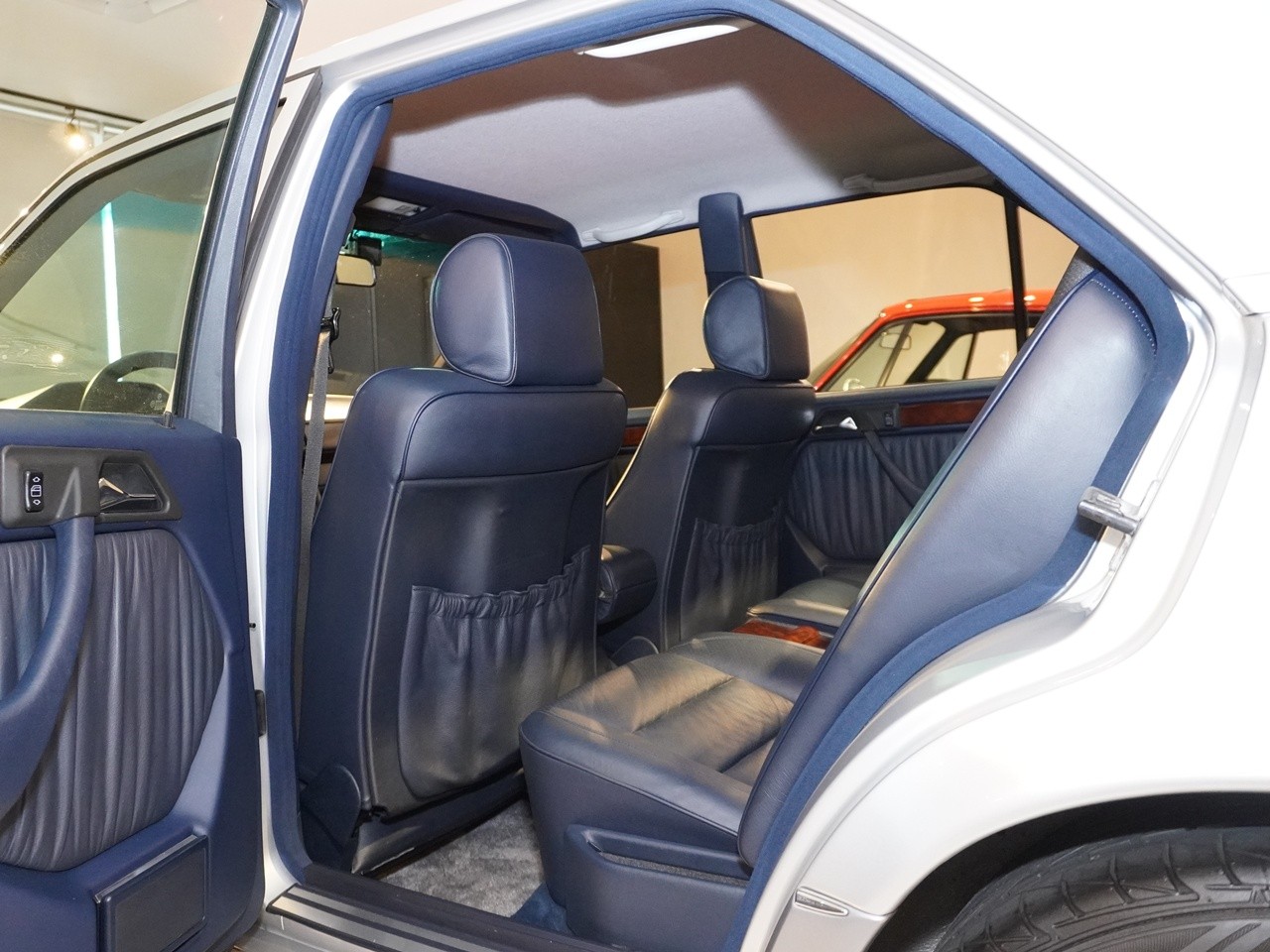 メルセデスベンツ　ミディアムクラス